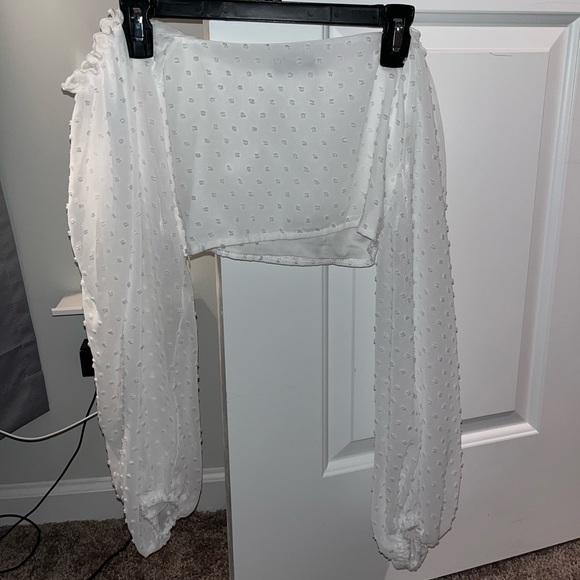 !! White Dotted Crop Long Sleeve Top - Picture 3 of 6